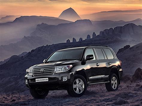 The toyota land cruiser (japanese: TOYOTA Land Cruiser 200 / V8 specs & photos - 2011, 2012 ...