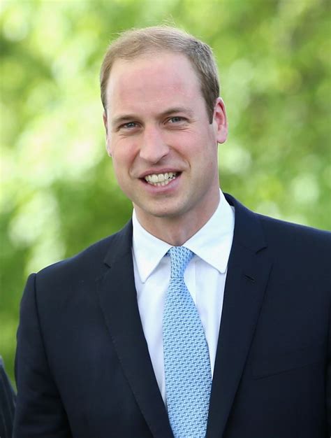 The duke of cambridge is the son of prince charles and the late princess diana. Prinz William trinkt auf Arbeit | Prince william, Prince ...