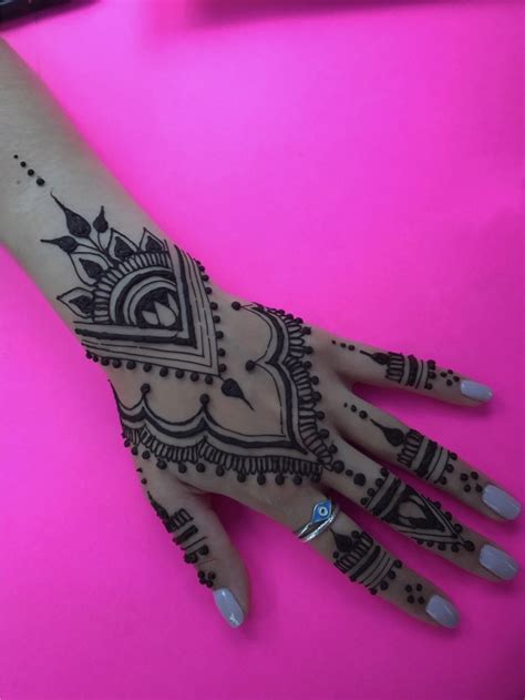 Contact our henna artists today for an amazing experience! Hire Nikliti5 Henna - Henna Tattoo Artist in Chicago, Illinois