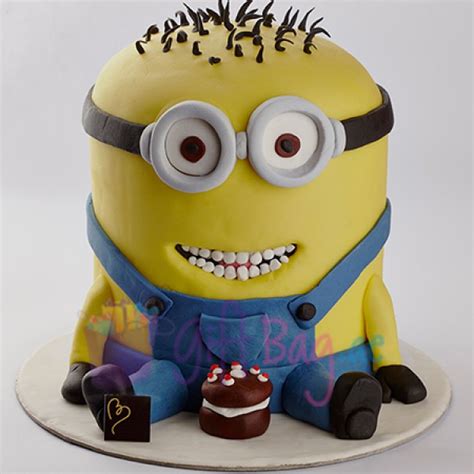 The scene of three little minions blowing the candle is just too adorable. Minion Cake - GiftBag.ae - Online Gifts for Dubai, Abu ...
