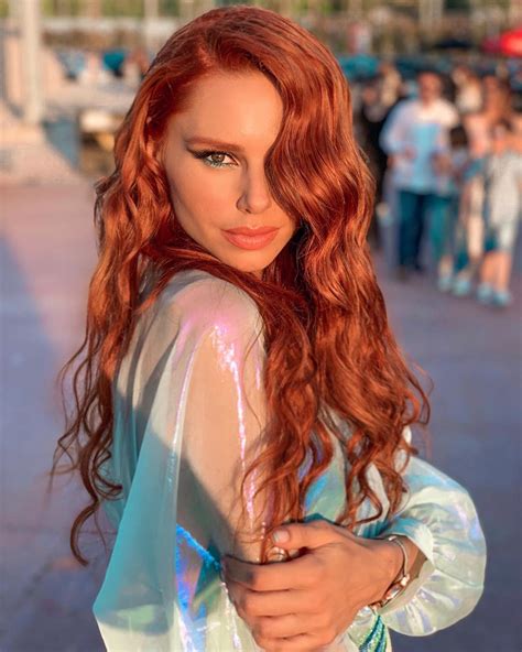 Fanpage αφιερωμένη στην έλενα ναθαναήλ on facebook. MAD VMA: Δες το μακιγιάζ και τα μαλλιά που επέλεξαν οι ...