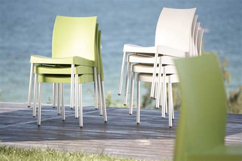 Ein glas steht noch auf dem tisch. Jan Kurtz Gartenset Tisch + 4 Stühle kaufen im borono ...