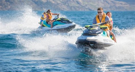 Traits to Look for When Choosing a Jet Ski Rental - DataFlowBook
