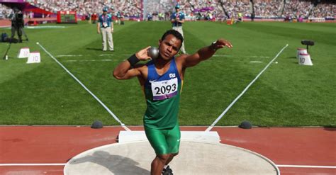 Campeão olímpico no rio, em 2016, o americano se garantiu na disputa dos jogos de tóquio com título e recorde mundial no pré. Jogos Paraolímpicos de Londres - 8º dia - Fotos - UOL ...
