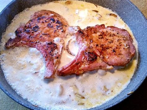 Kasseler Kotelett in Zwiebelrahm Rezept