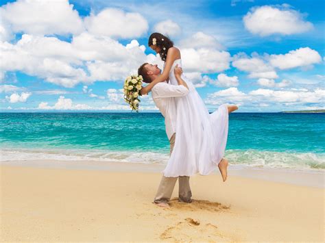 Wedding Pictures On The Beach Happy Married Couple Romantic Wallpaper