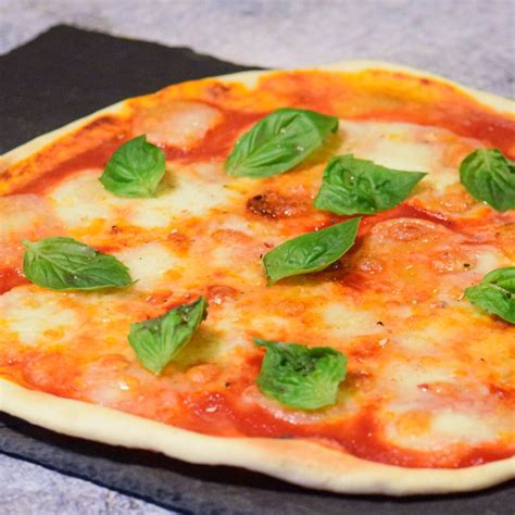 Recette De Pizza Margherita Avec Sauce Tomate Maison Patati Patate