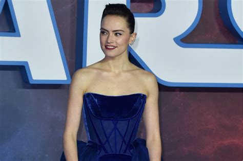 Daisy Ridley Ends Her Six Year Absence From Instagram Safe Home Diy