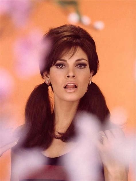 american classic beauty 30 stunning photos of raquel welch in the 1960s ~ vintage everyday