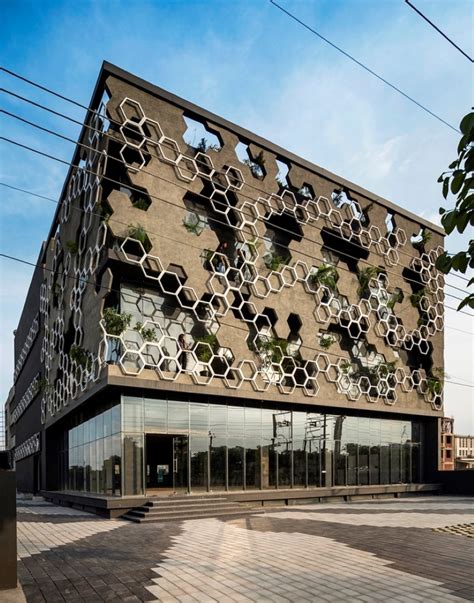 Hexagonal Facade Design Emerged As A Buffer Of Stratifying Elements
