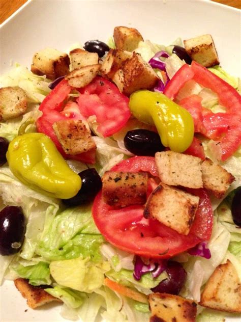 It's really similar to olive garden salad dressing, but it doesn't contain milk. The Comforting Vegan : Vegan Olive Garden Salad Dressing