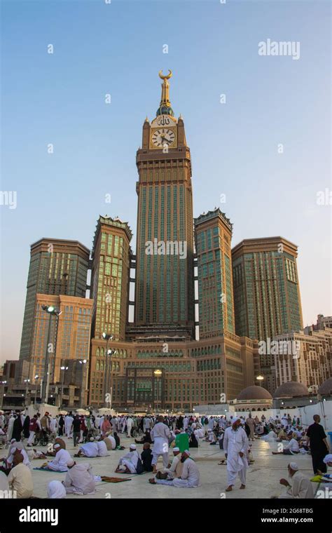 Abraj Al Bait Clock Tower Hi Res Stock Photography And Images Alamy