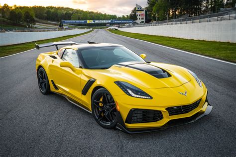 The 212 Mph 755 Hp Corvette Zr1 Is A Street Legal Track Ready Monster