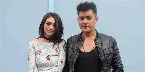 Celine evangelista dan stefan william tengah merayakan wedding anniversary yang ke 3 tahun. Punya 2 Anak, Dirly Idol Tak Pernah Nikahi Celine Evangelista! - KapanLagi.com