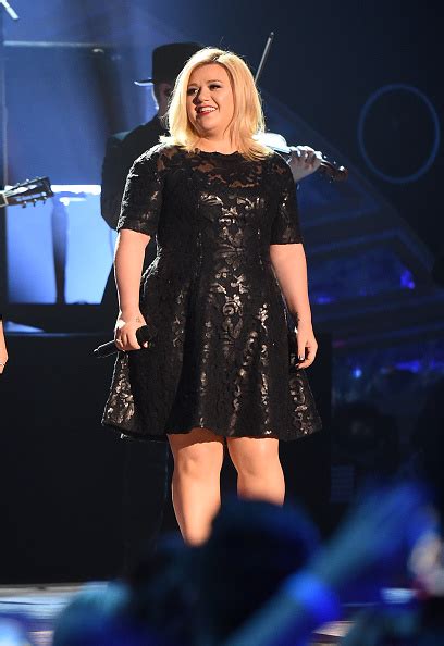 Kelly clarkson performed the aerosmith smash hit dude (looks like a lady) during the kellyoke portion of her talk show monday. Kelly Clarkson New Album 2015: 'Proof of life & Dr. Dre ...
