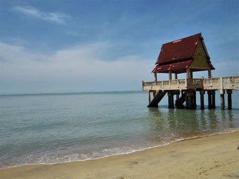 The chalet is set about 15 minutes' walk from the private beach. Tanjung Bidara Beach (Melaka) - ATUALIZADO 2021 O que ...