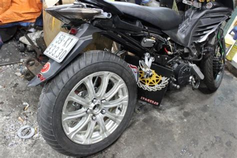 Lc135 modified v2.v3.v4.v5.6 tercantik di malaysia. MotoMalaya: Modified Yamaha 135LC with super wide tyre and ...
