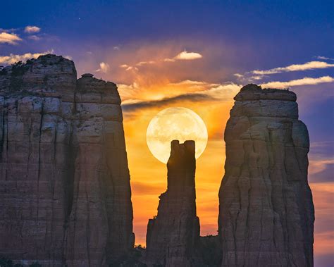 Cathedral Moonset Sedona Arizona Stan Rose Photography