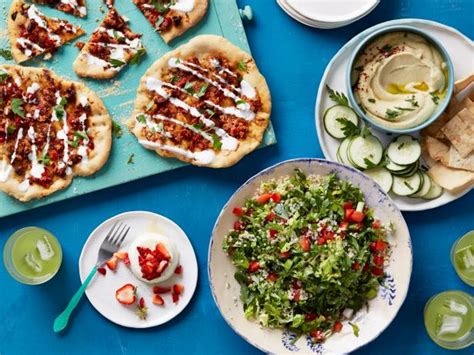 A round up of the very best party food recipes that i've shared over the years that are worthy of your new years' eve party!! 30-Dollar Dinner Party : Food Network | Weekend Cooking ...