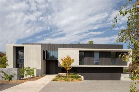 The Sleek And Contemporary Lines Of Concrete House Style Curator