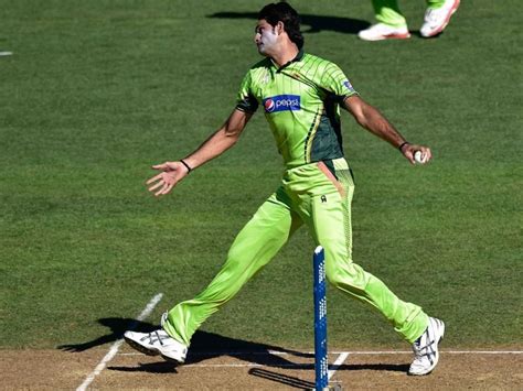 World Cup 2015 Pakistan Shouldn T Risk Unfit Mohammad Irfan Vs Australia In Quarters Says Asif