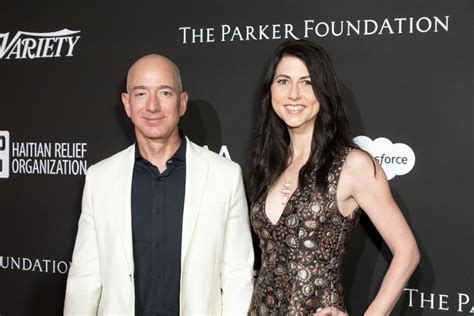 What Is MacKenzie Scott S Net Worth Jeff Bezos Ex Wife Remarries