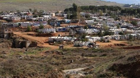 إحراق مخيم للاجئين السوريين في لبنان إثر مشاجرة Bbc News عربي
