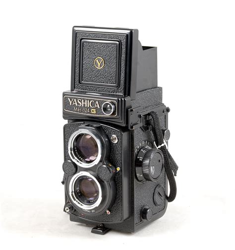 Lot 267 A Good Yashica 124g 120 Tlr