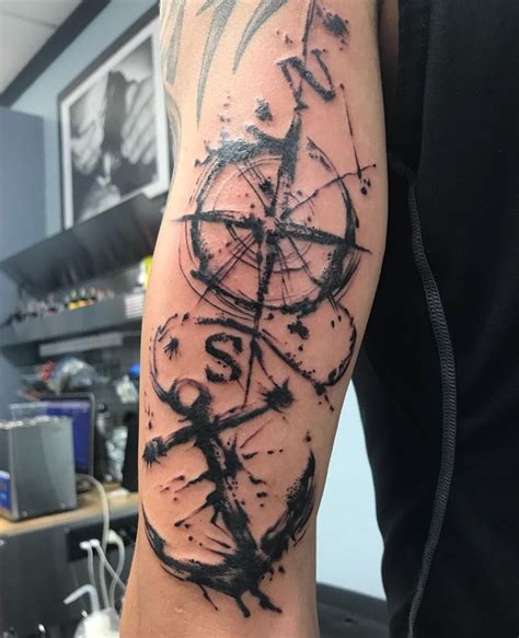 Most guys opt for simple or small nautical tattoos but trust me a traditional or a large size nautical tattoo will look brilliant on the sleeve. Anchor & Compass Tattoo For Guys | Kompass tattoo, Anker ...