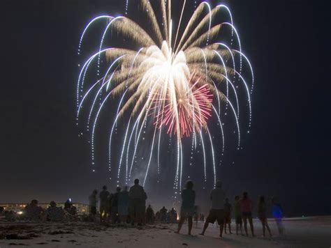 Photos Fireworks At Sidney Fischer Park Cocoa Beach