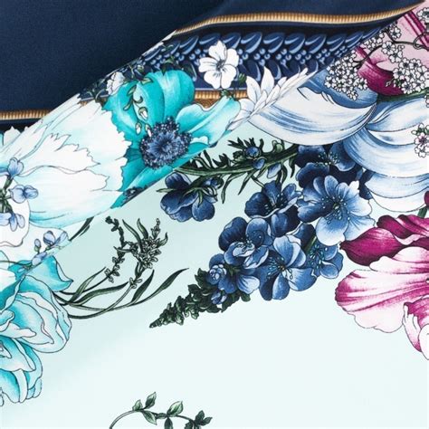 Floral Print On Silk Carnet Style Ss 2020 C16535 Carnet