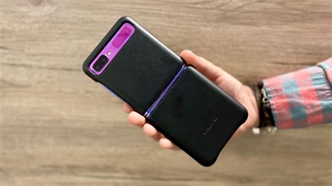 Samsung Should Have Bundled This Leather Case With The Galaxy Z Flip