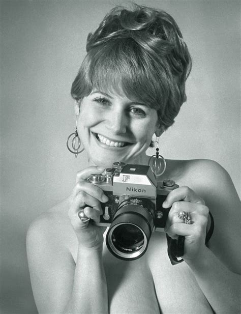 26 Vintage Photos Of Women With Their Cameras In The Past ~ Vintage