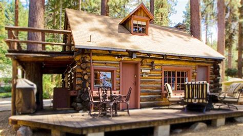 A vacation rental home in south lake tahoe is a great way to experience the best of this summer and winter wonderland. Lake Tahoe Log Cabin, Amazing Small House Design | Tahoe ...