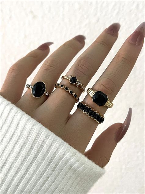 5 Spiritual Meaning Of Wearing Rings On Different Fingers A Fashion Blog