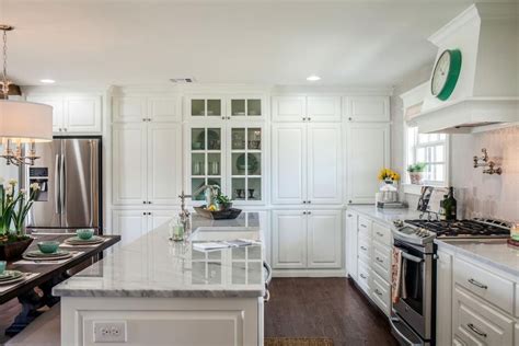 Check out all of the ways she uses white paint to create a classic farmhouse look. Chip and Joanna Gaines help a young couple turn a run-of-the-mill 1958 ranch house into a ...