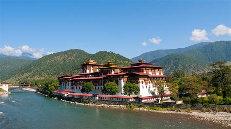 Historically a remote kingdom, bhutan became less isolated in the second half of the 20th century. Bhutan holidays and tours - 2020/2021 - Steppes Travel