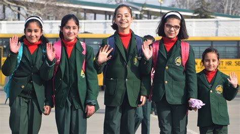 Kashmir Students Attend School For The First Time In 7 Months Kashmir
