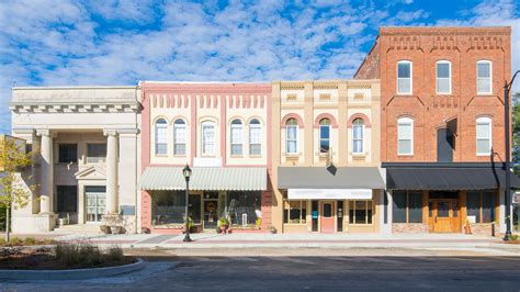 5 Small Us Towns Worthy Of Your 2020 Destination Bucket List Small