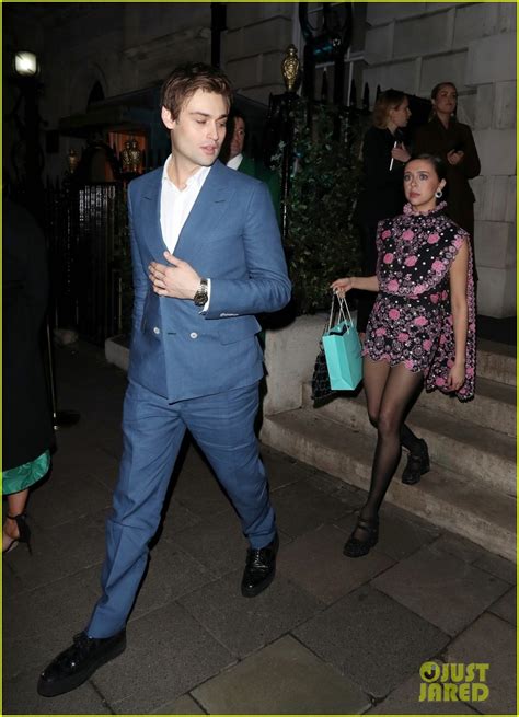Douglas Booth And Bel Powley Are Engaged See The Ring Photo 4581247 Douglas Booth Engaged