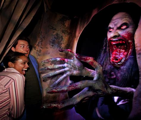 Universal Studios Halloween Horror Nights The Mexican Witch Llorona - LURID: Scream If You Want To Go Faster - The Live Horror Experience