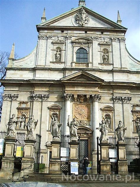 Znajduje się we wschodniej części placu św. Kraków- kościół Św. Piotra i Pawła, Kraków, zdjęcia