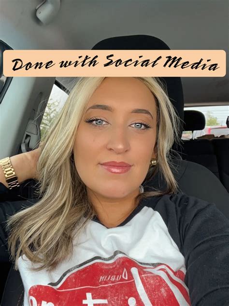 Getting Over Social Media แกลเลอรีที่โพสต์โดย Leigha Lemon8
