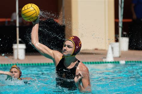 Usc Beats Cal In Drama Filled Semifinal Advances To 2019 Ncaa Womens
