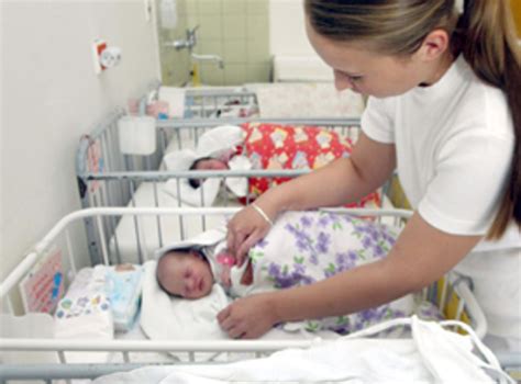 Dítě očkované proti tbc, které je v opakovaném. Jedno z povinných očkovaní je zrušené - SME | MY Orava