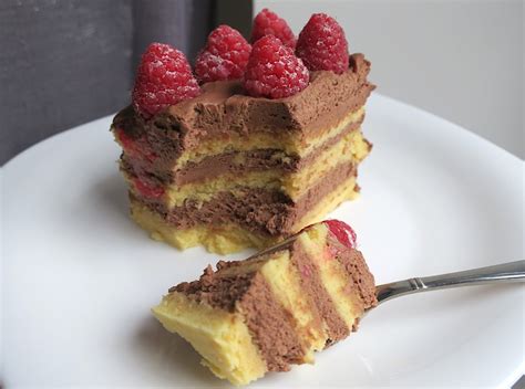 Let's eat a low calorie dessert like a strawberry cake! Best Low Calories Cakes : Best Low-Calorie Desserts To Make At Home - Society19 - cigrrr-wall