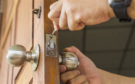 Best Locksmith Near Me Just Call Us Now 818 600 2439