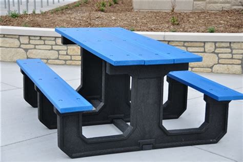8 Recycled Plastic Picnic Table