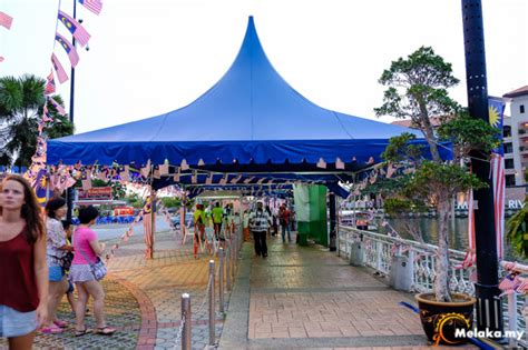 Apa kata bawa keluarga anda bercuti di sana pada hujung minggu nanti. Malacca River