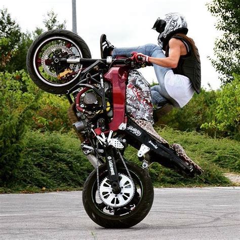 I bought this bike in feb of 2010 and have not done anything but regular maintenance to it since i got it. Honda F4i Red Black Stunt bike | Motos